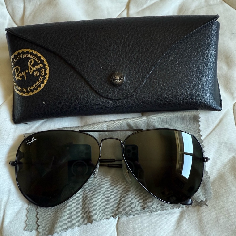 Ray-Ban RB3025 Black Aviators
